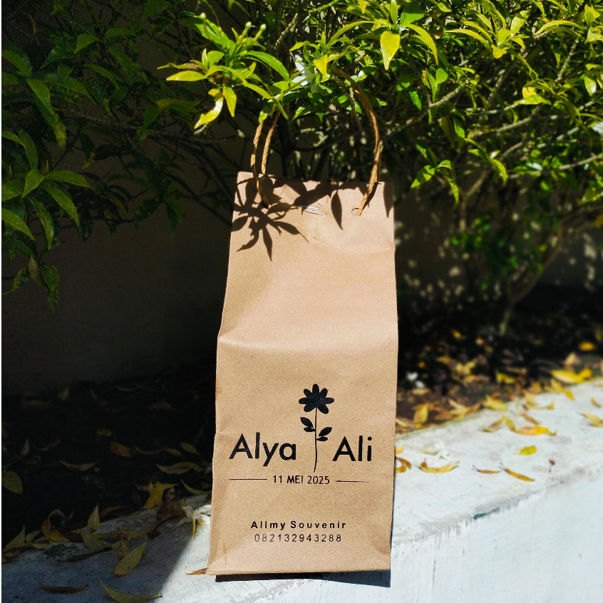 

PAPERBAG CUSTOM UKURAN 9X9X20 SABLON/ MINIM SABLON 50PCS