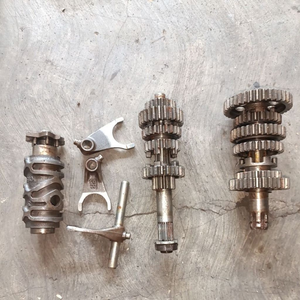 Gigi Rasio CB 150R CB 150R,Gearbox,gerbox gear box CBR 150 Fi K-15 CBR 150,original,lepasan motor