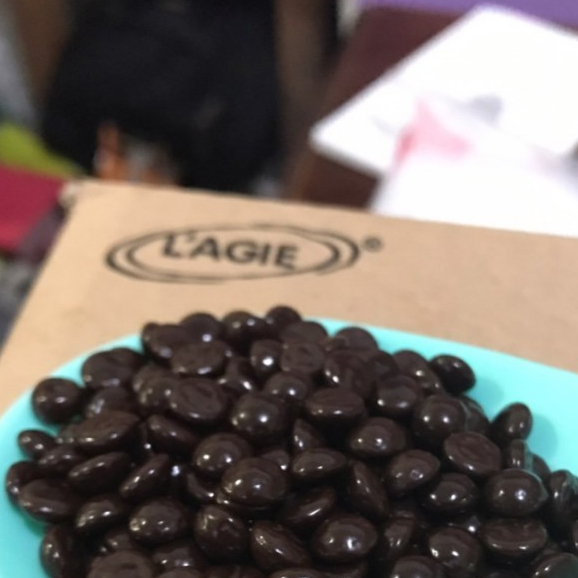 

Chip Cokelat - Chocolate Chip Lagie Setengah Bulat 250gr !!!