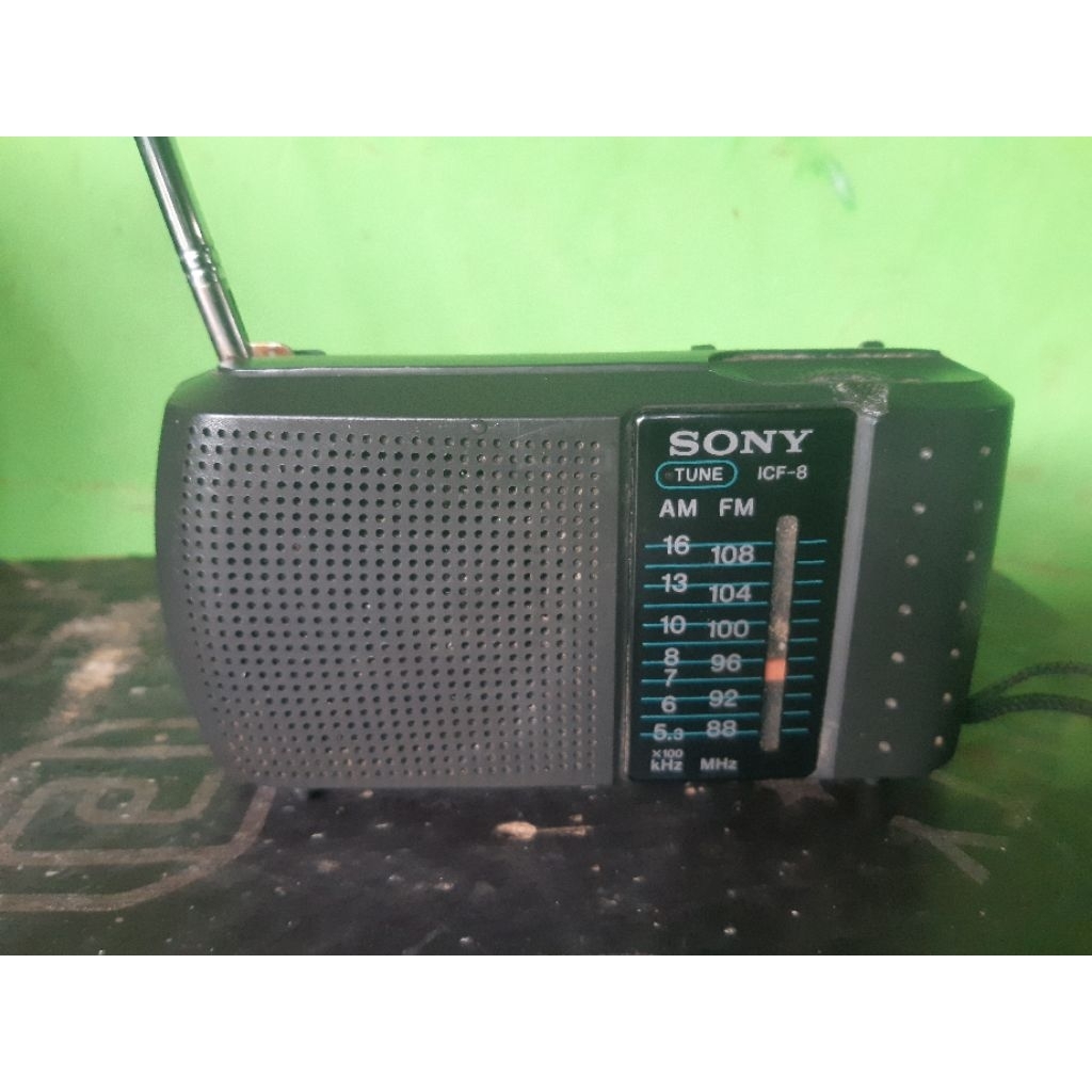 RADIO SAKU SONY R6 AM-FM