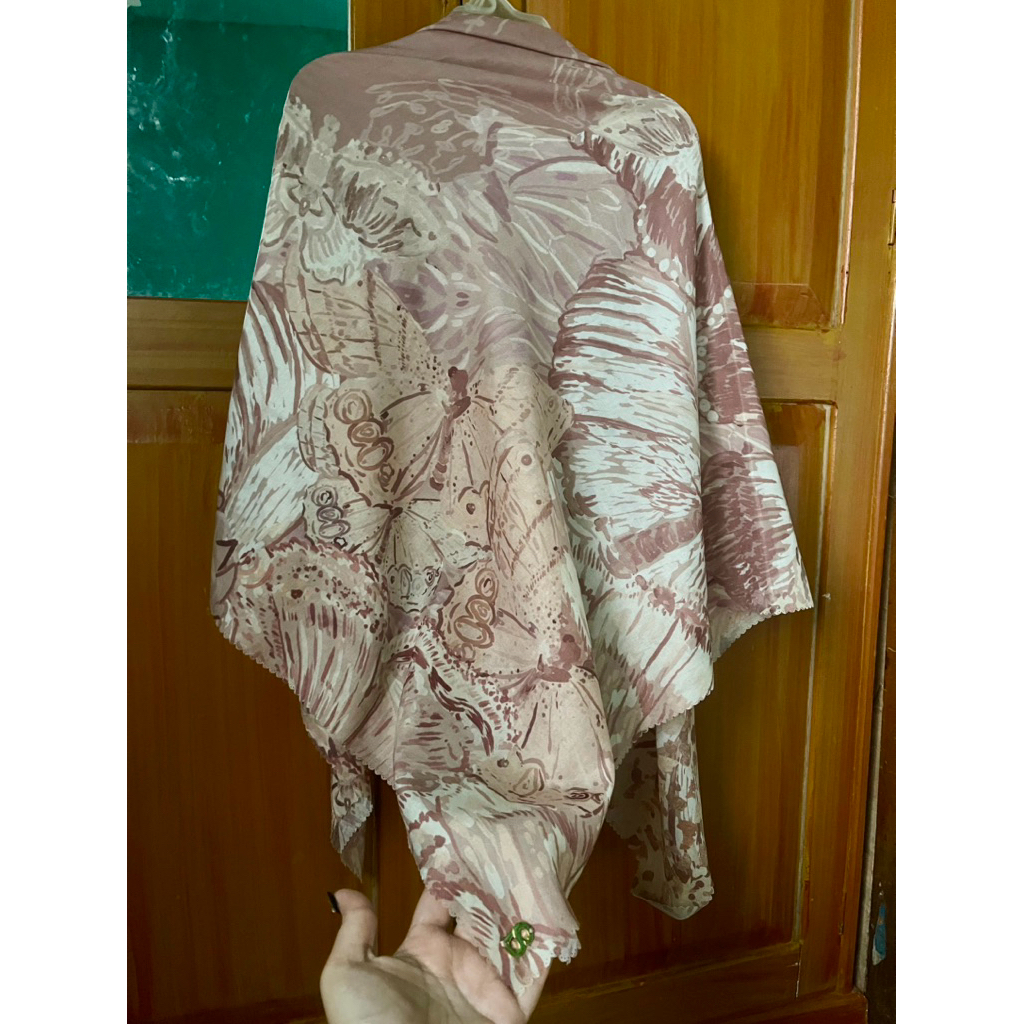 preloved buttonscarves farsha