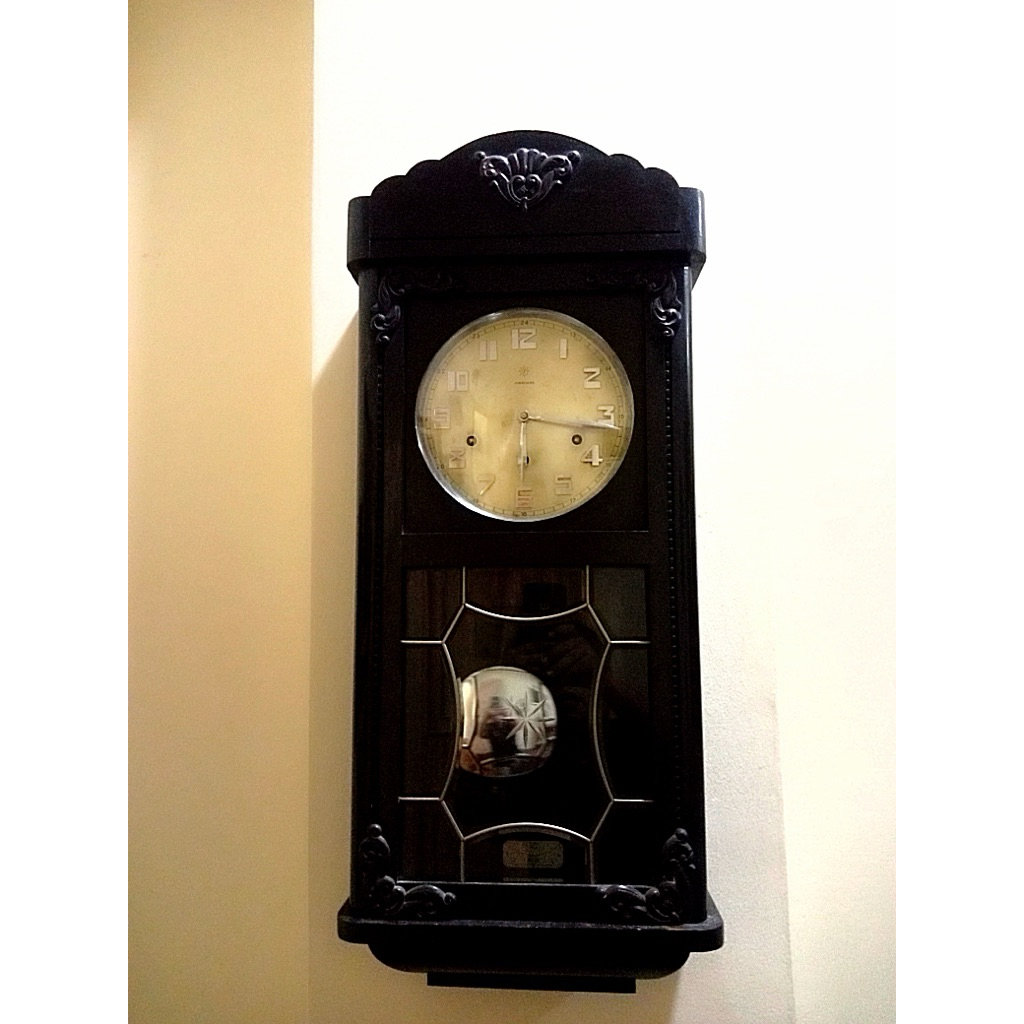 Jam dinding Junghans W64 antik