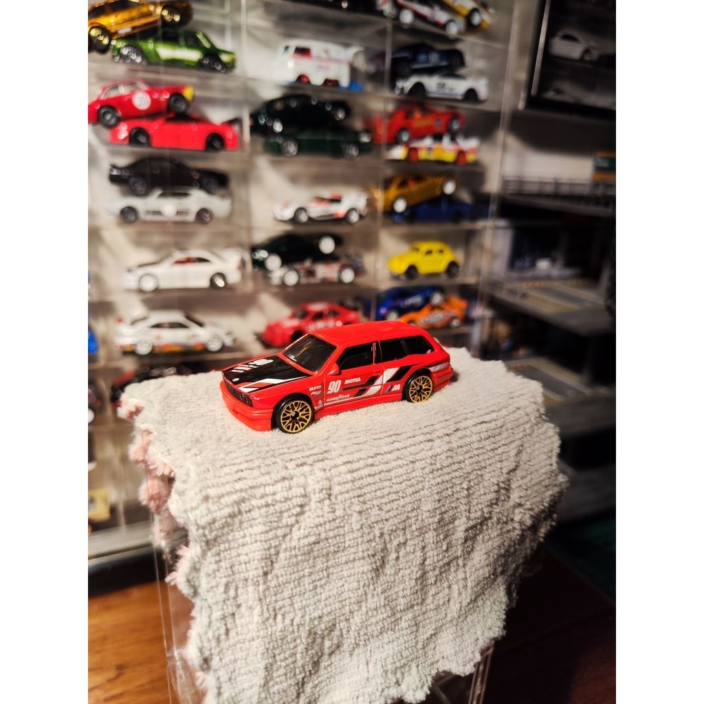hot wheels bmw m3 wagon merah loose
