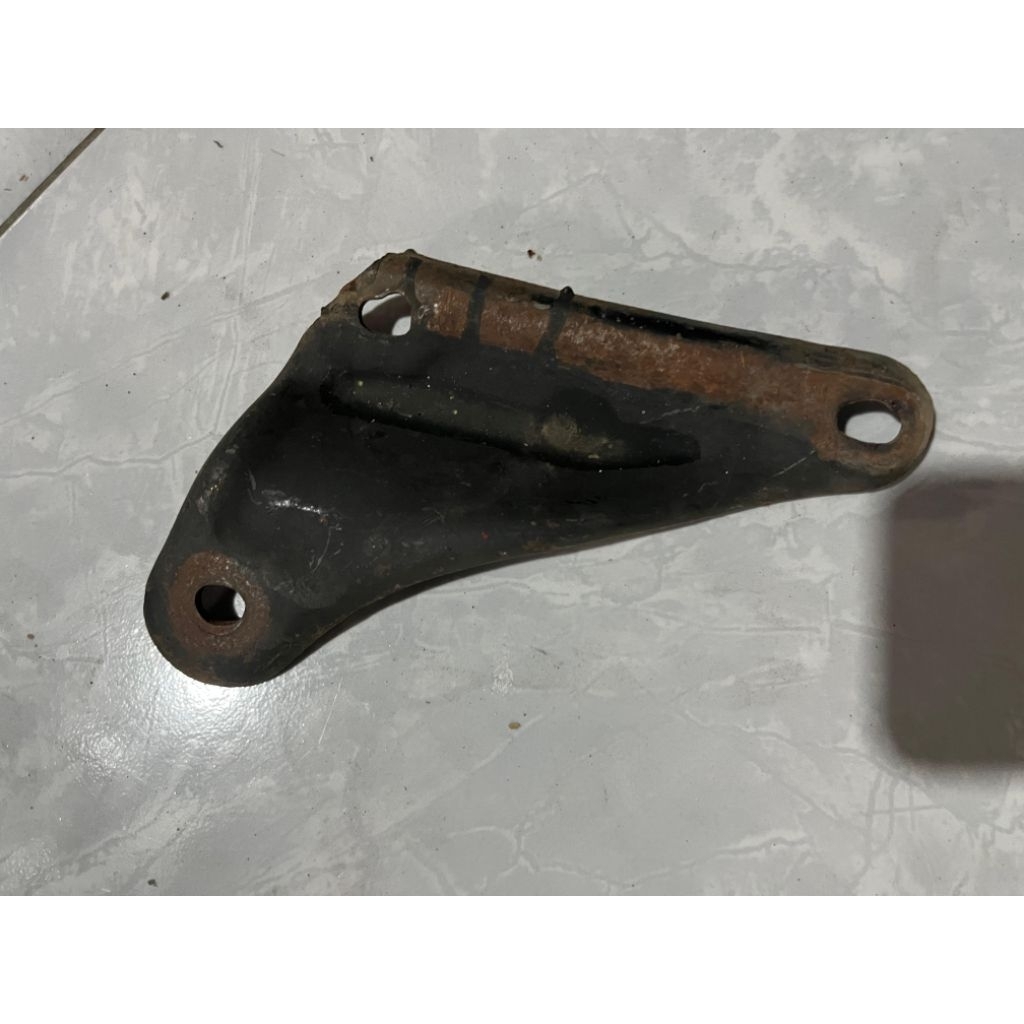 braket knalpot honda astrea 800