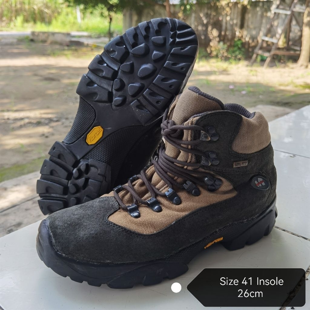 Sepatu Hiking MERRELL QUEST GTX III VIBRAM 41