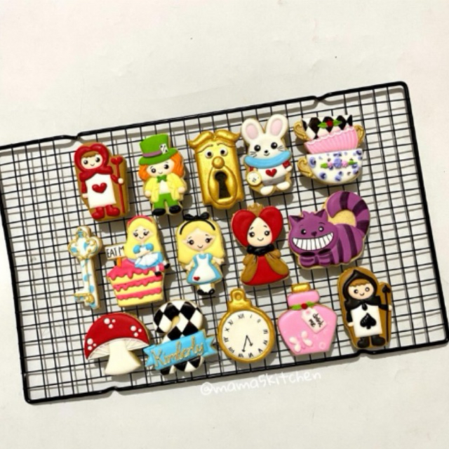 

Alice In Wonderland Cookies Character - Sugar Cookies / Decorated Cookies / Kukis Hias
