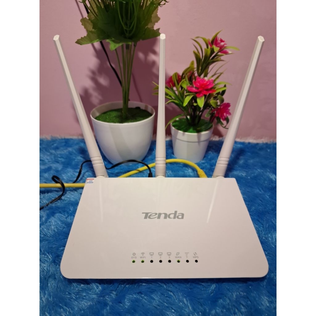 Router WiFi Tenda F3 (Bekas)