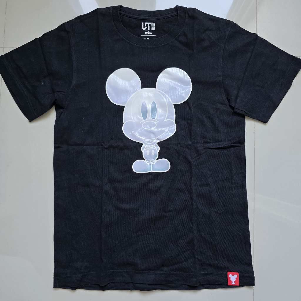 UT Kaos Hitam Mickey Mouse