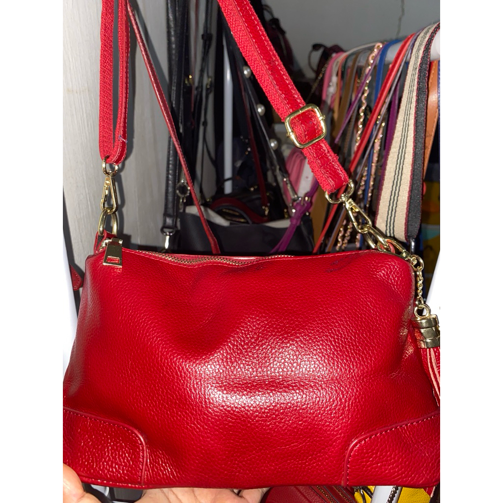 Tas Kulit merah merona