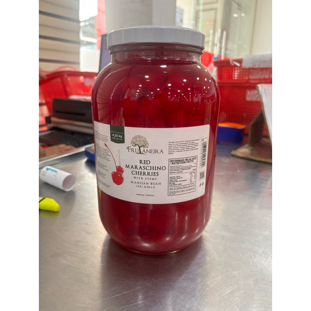

ceri tangkai merah