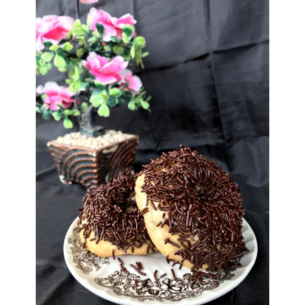 

Paket 10 Donat Coklat Seres Lumer – Donat Topping Coklat Melimpah & Lembut