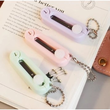 

GUNTING LIPAT MINI TRAVELLING Stainless Steel Retractable Mini Folding Scissors Portable / Gunting Lipat Mini Gantungan Kunci / Mini Portable Scissor Stainless Steel - MITRAMAKASSAR