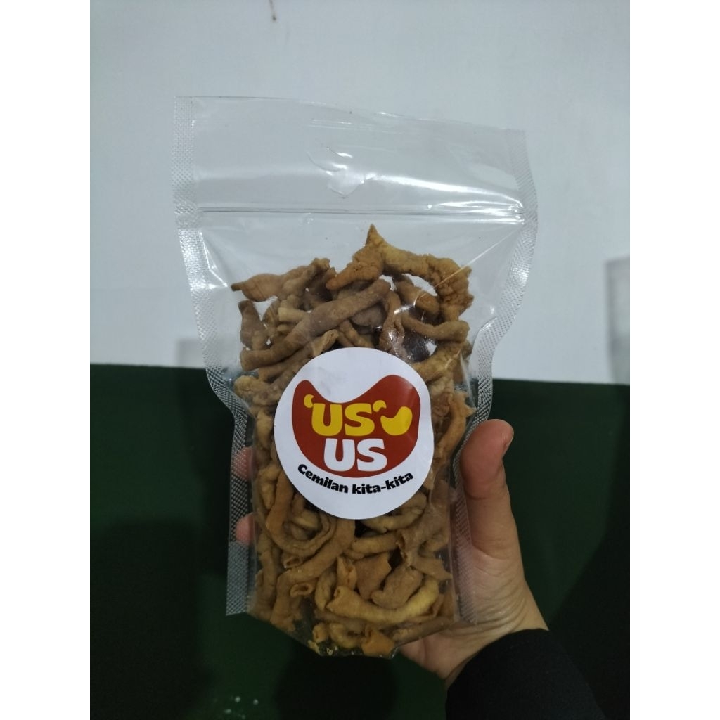 

Keripik Usus Crispy original tidak pedas by Us Us Cemilan