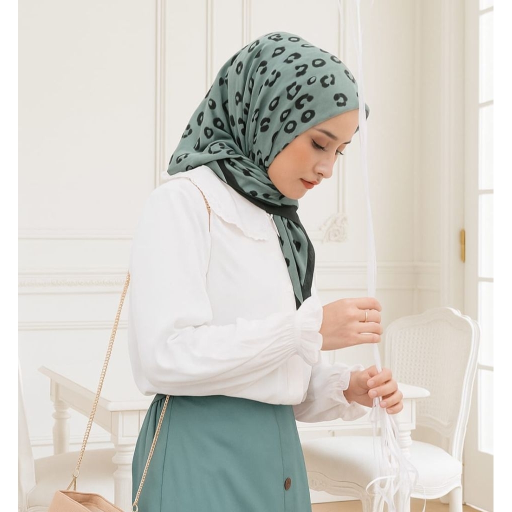 PROMO / GLISNAA HIJAU / JILBAB VOAL PREMIUM / GROSIR HIJAB / HIJAB SEGI EMPAT / VOAL MOTIF PREMIUM /