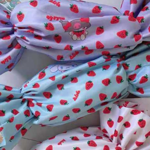 

Pouch Kosmetik / Serbaguna / Kotak Pensil Bentuk Permen Lucu Sanrio Ori Karakter