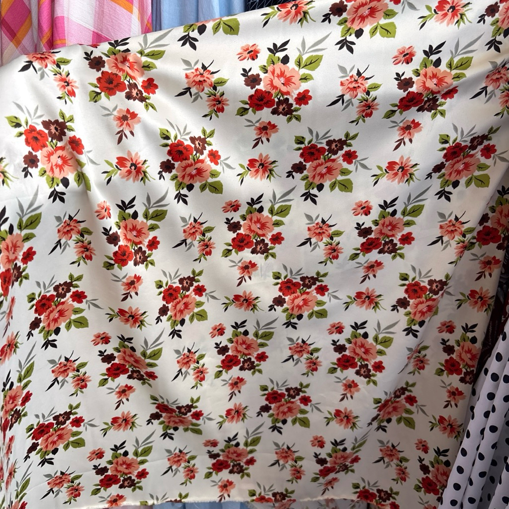 Katun Silk Premium Motif Bunga Kecil – Tekstur Halus & Elegan, Cocok untuk Tunik dan Gamis tr