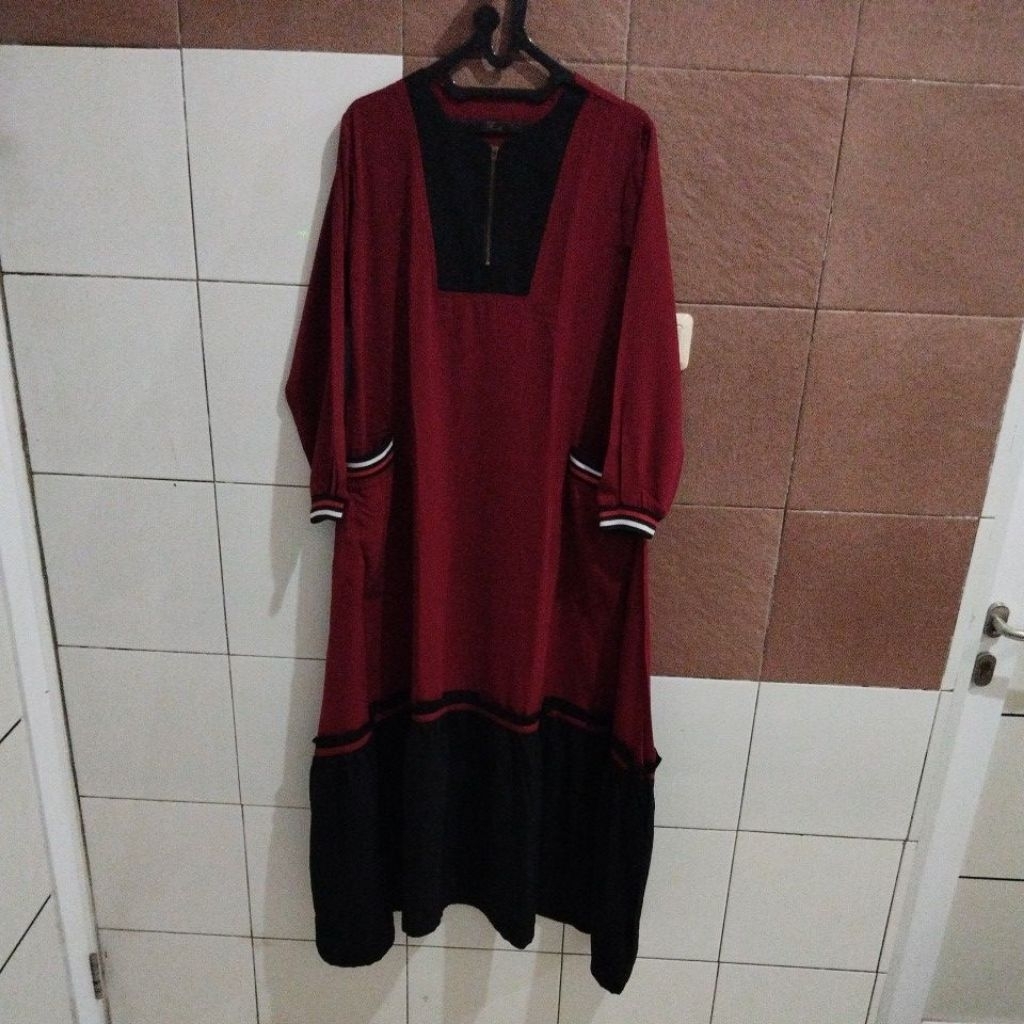 PRELOVED Gamis warna kombinasi merah hitam