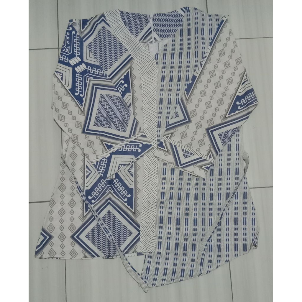 Batik Kerja Wanita Modern