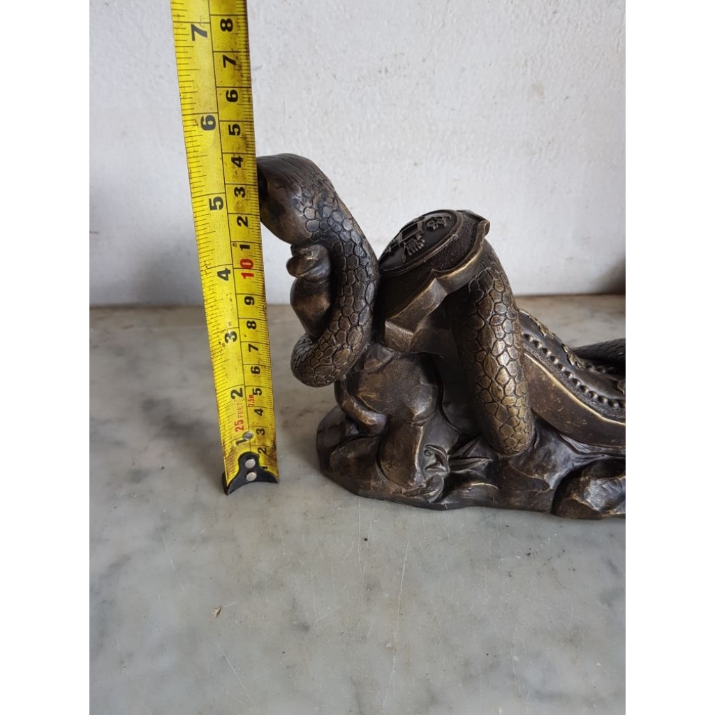 patung ular antik perunggu