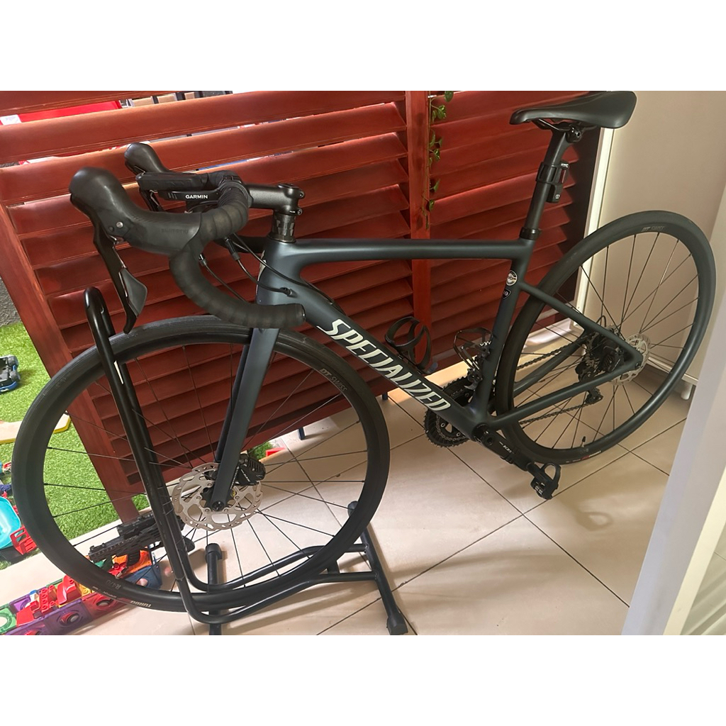 Road Bike - Carbon Frame - size 49
