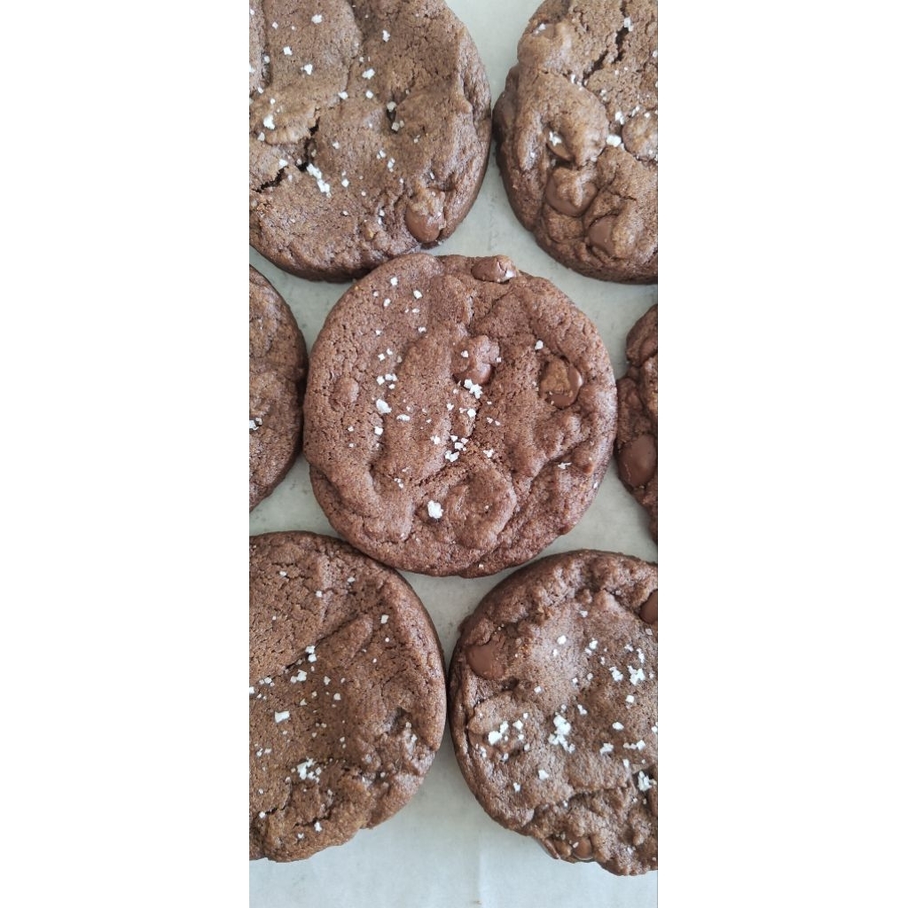 

Dojoti Cookies - Soft baked espresso chocolate cookies with sea salt