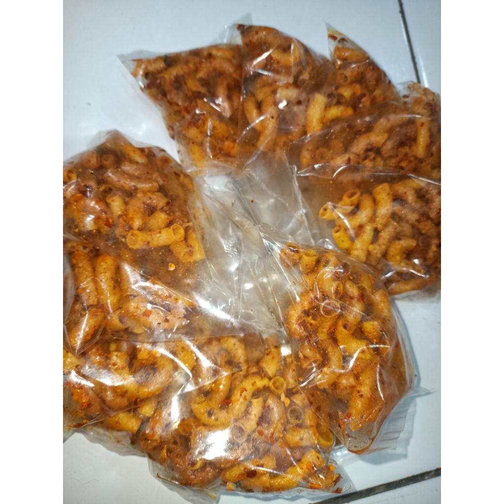 

makaroni bantat pedas gurih seribuan buat dijual lagi
