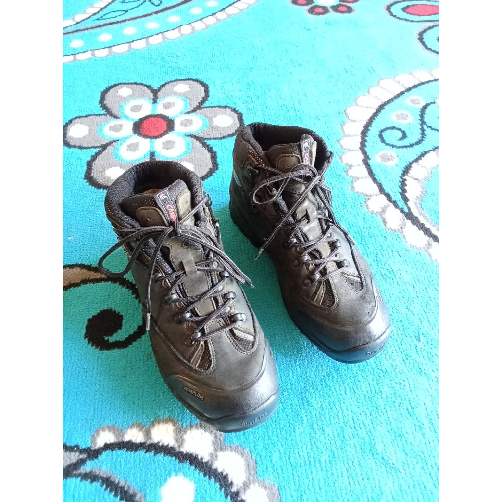Campline Goretex Sepatu Outdoor Hiking Second Size 40.5