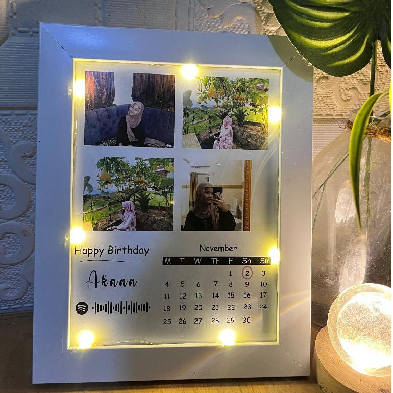 Custom Bingkai Gift Kalender Music Kado Ulang Tahun , Anniversary , Wisuda , Kado Pacar Cewek Cowok