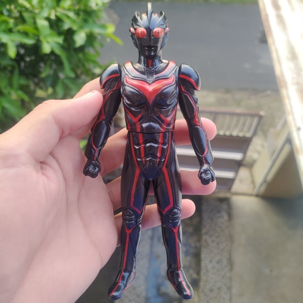 Figure UHS Dark Zagi Ultraman Nexus vinyl bandai
