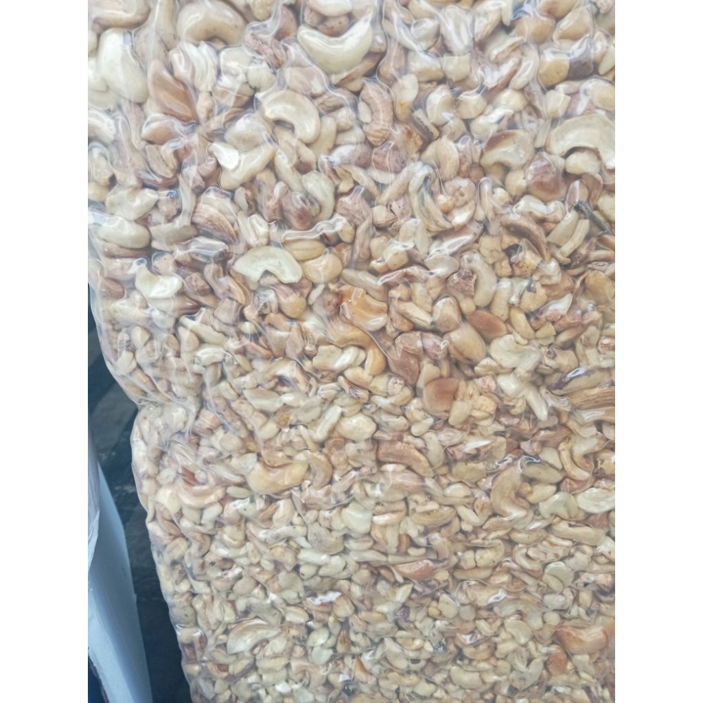 

kacang Mede patahan buat bumbu 500 gram