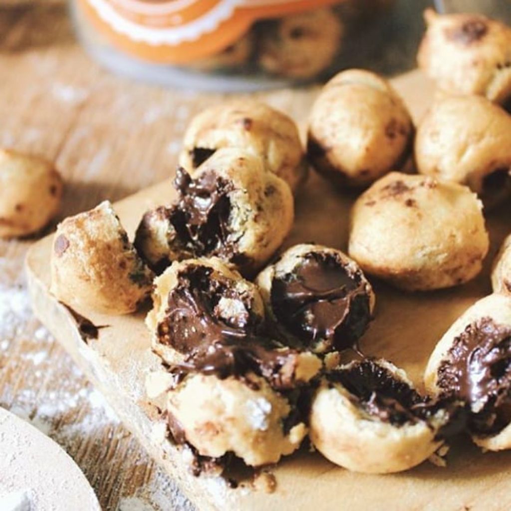 

Kue Soes Coklat Premium 1kg