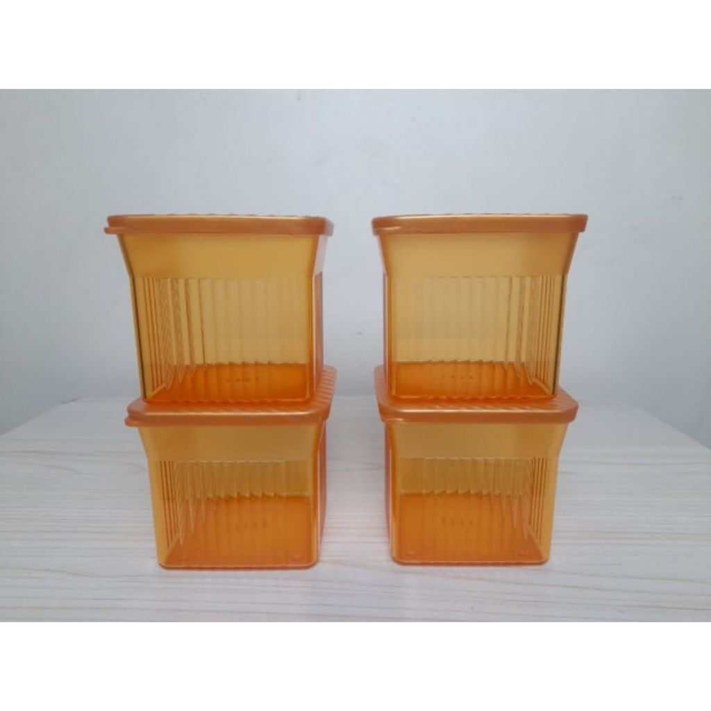 Family mate toples Tupperware