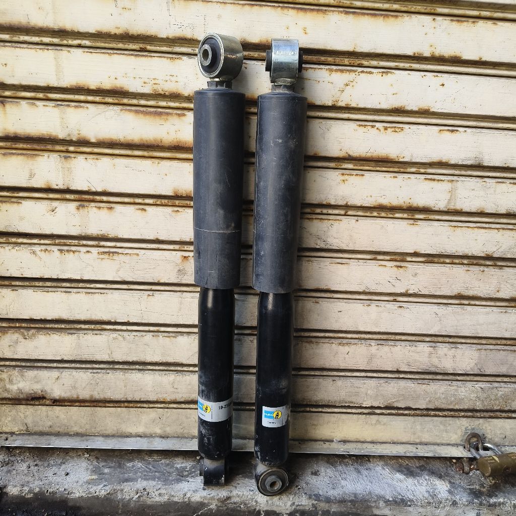 shock breaker Suzuki grand vitara merk bilstein belakang