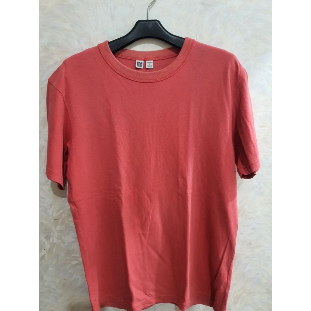 [Preloved] Kaos Uniqlo Pink