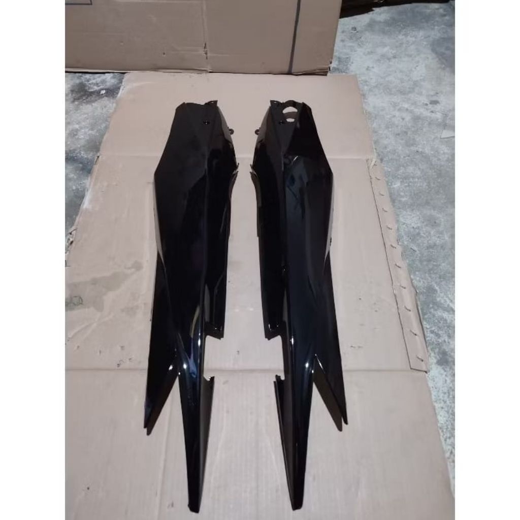 Cover body belakang samping kanan kiri Jupiter MX old hitam
