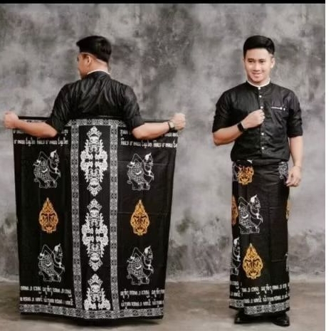 SARUNG MOTIF WAYANG SEMAR