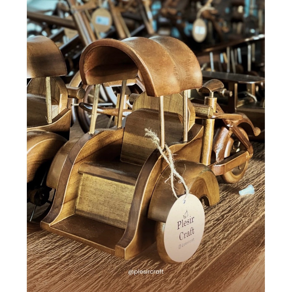 Miniatur Becak Kayu Jati