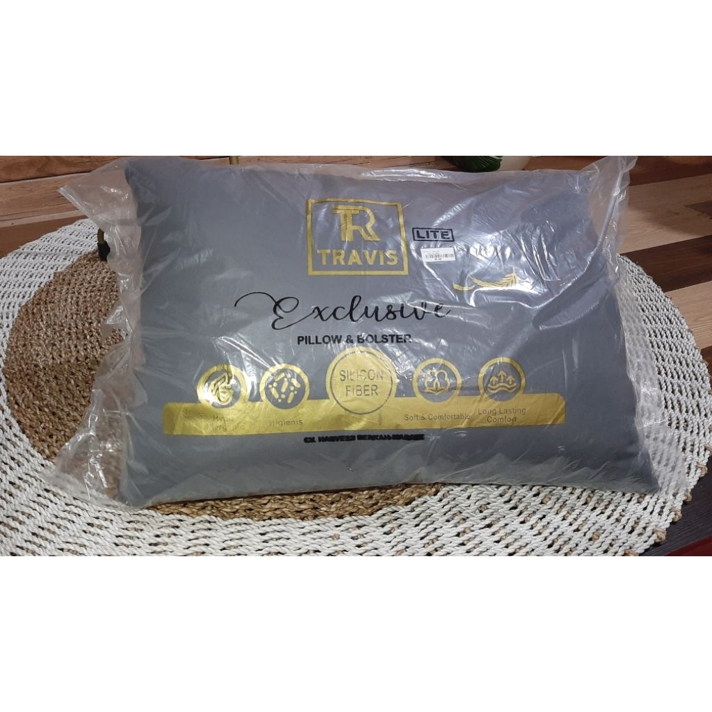 Bantal Hotel Travis abu abu
