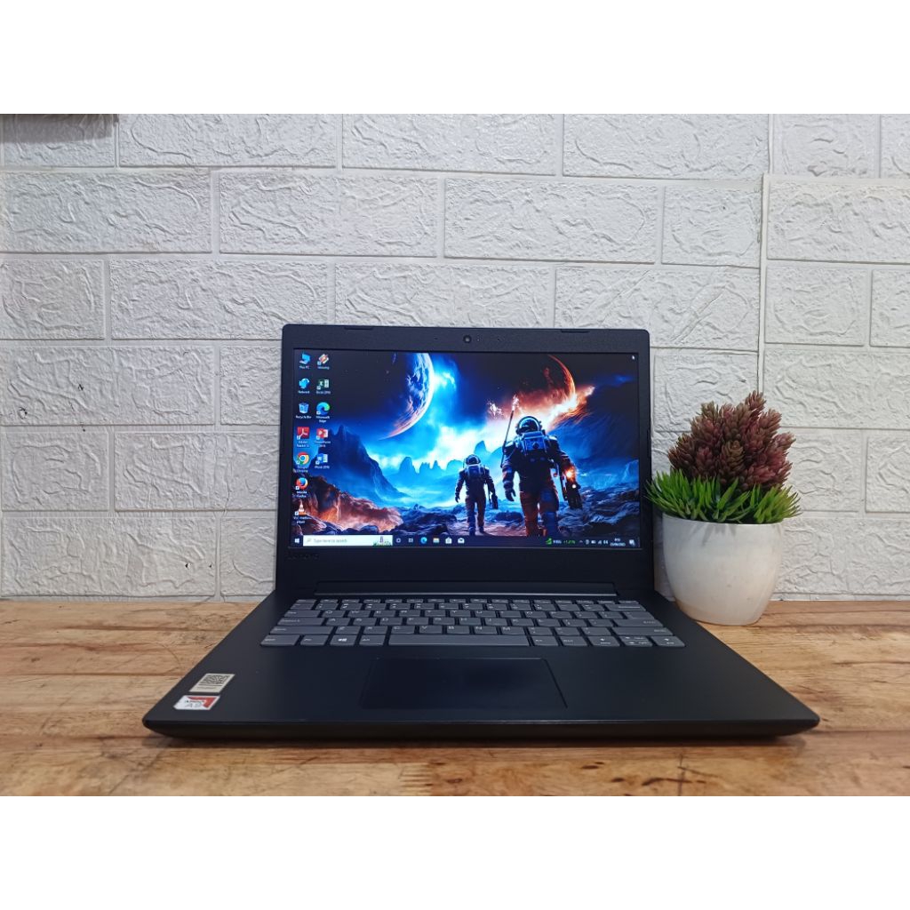 Laptop Lenovo V145-14AST,AMD A9-9425,Ram 4Gb,Ssd 256 Gb.Siap Pakai Mulus No Minus