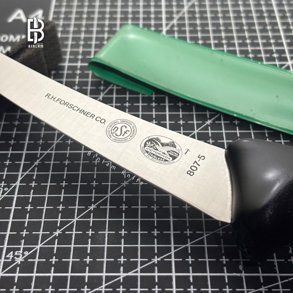 Pisau Victorinox Boning Lengkung Fibrox RH Forschner NSF 1968 Nos Cap Payung Switzerland 807-5 12.5c