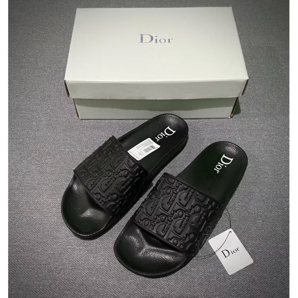 sendal slip one Dior  freeeee booooks