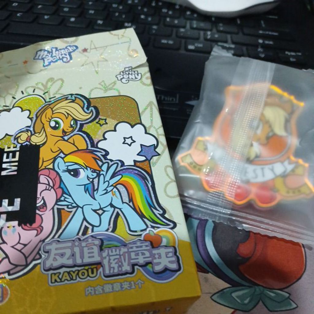 

my little pony akrilik pin holder apple jack sealed