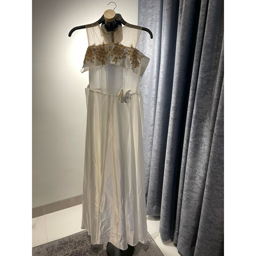 Preloved Gaun Pesta Elegan Putih Gold Only 1x pakai | Fit M | Kondisi 80%
