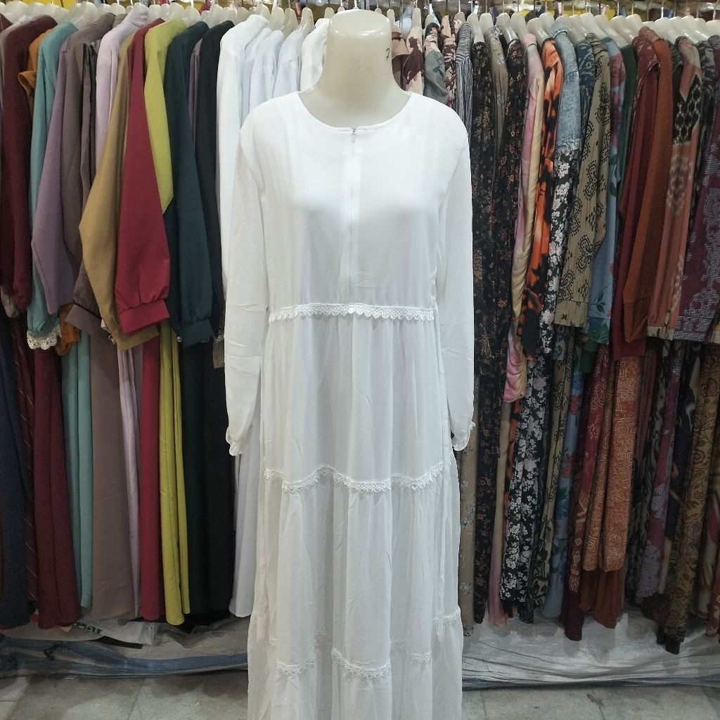 Gamis Putih Renda Tingkat H41 GMP009
