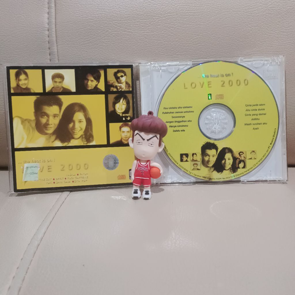 CD Nadila Fatur Love 2000