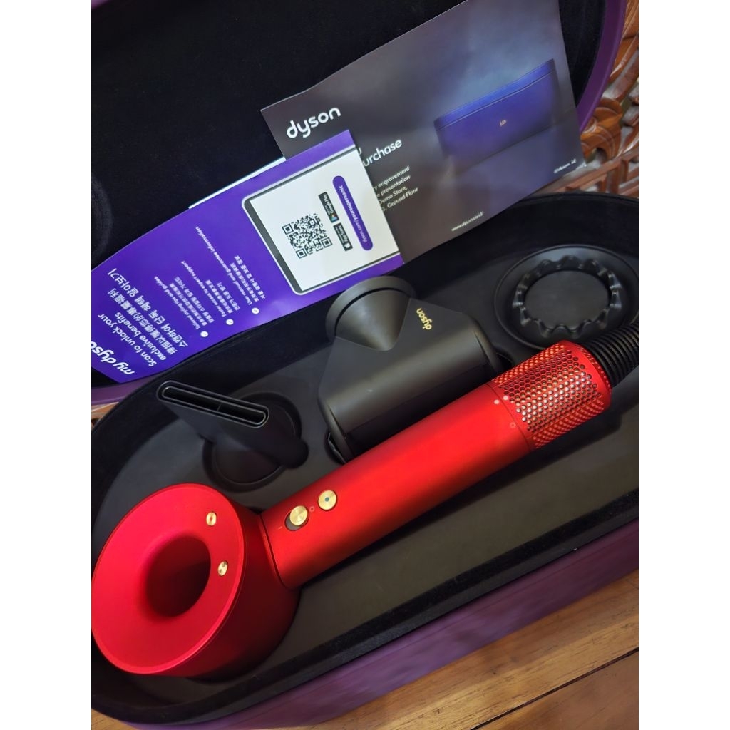 DYSON HAIRDRYER