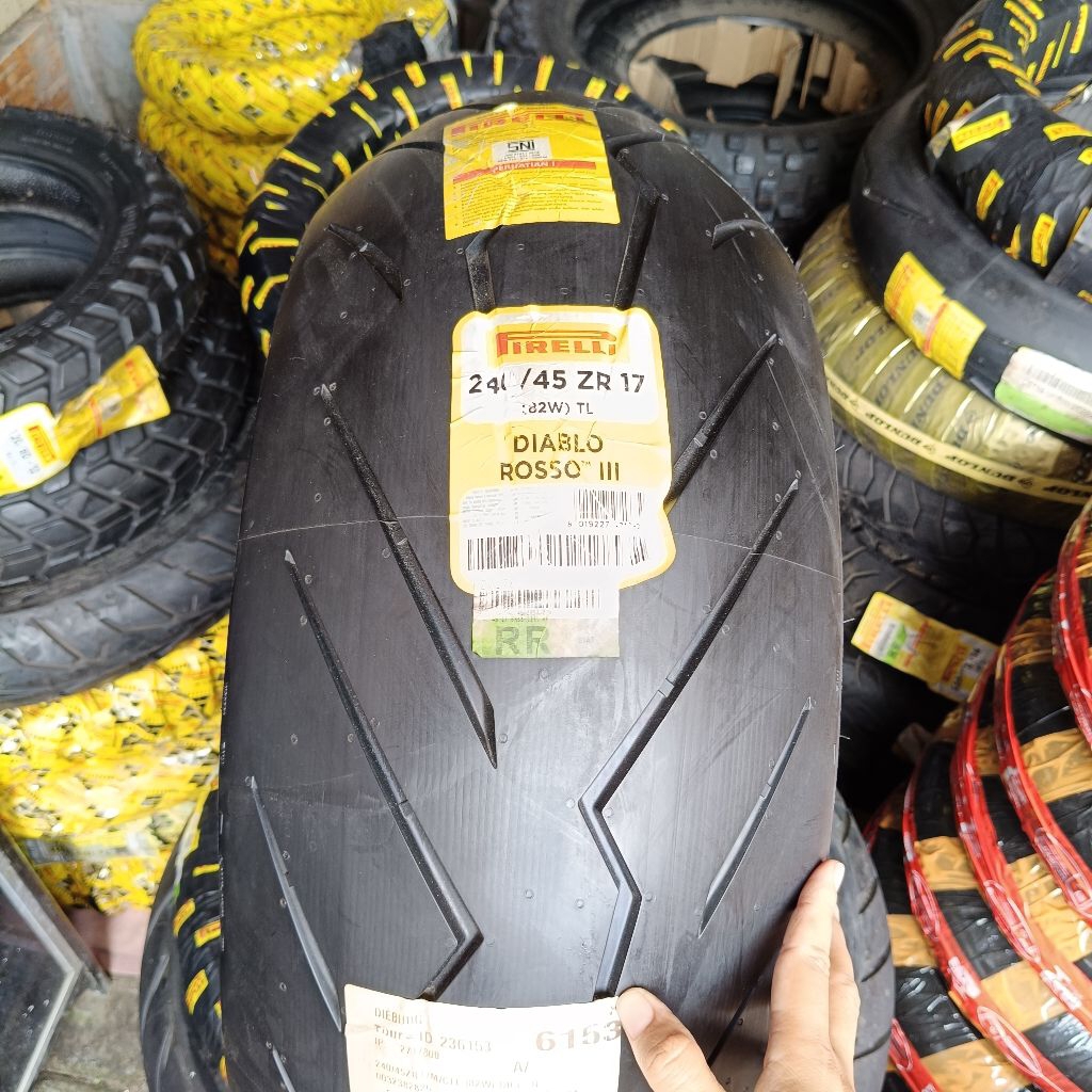 Promo Ban ring 17 240/45 Pirelli Diablo Rosso lll THN produksi 2017