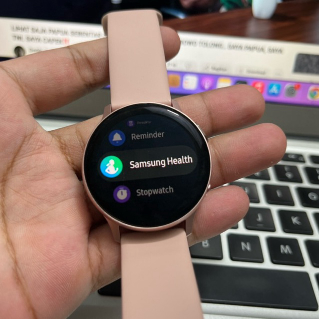 Samsung galaxy watch active 2 40mm sein second like new