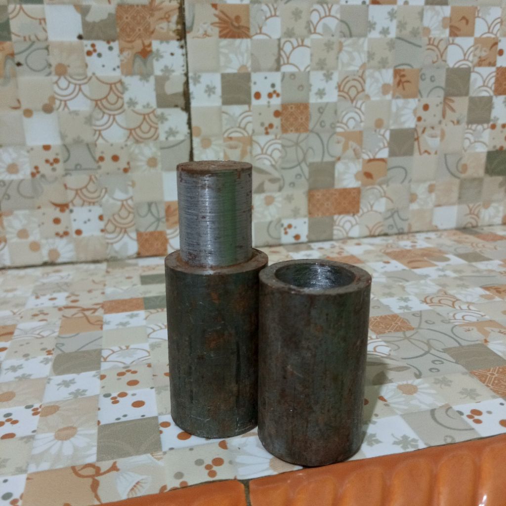 Engsel Bubut Besi As 1 1/4 inch