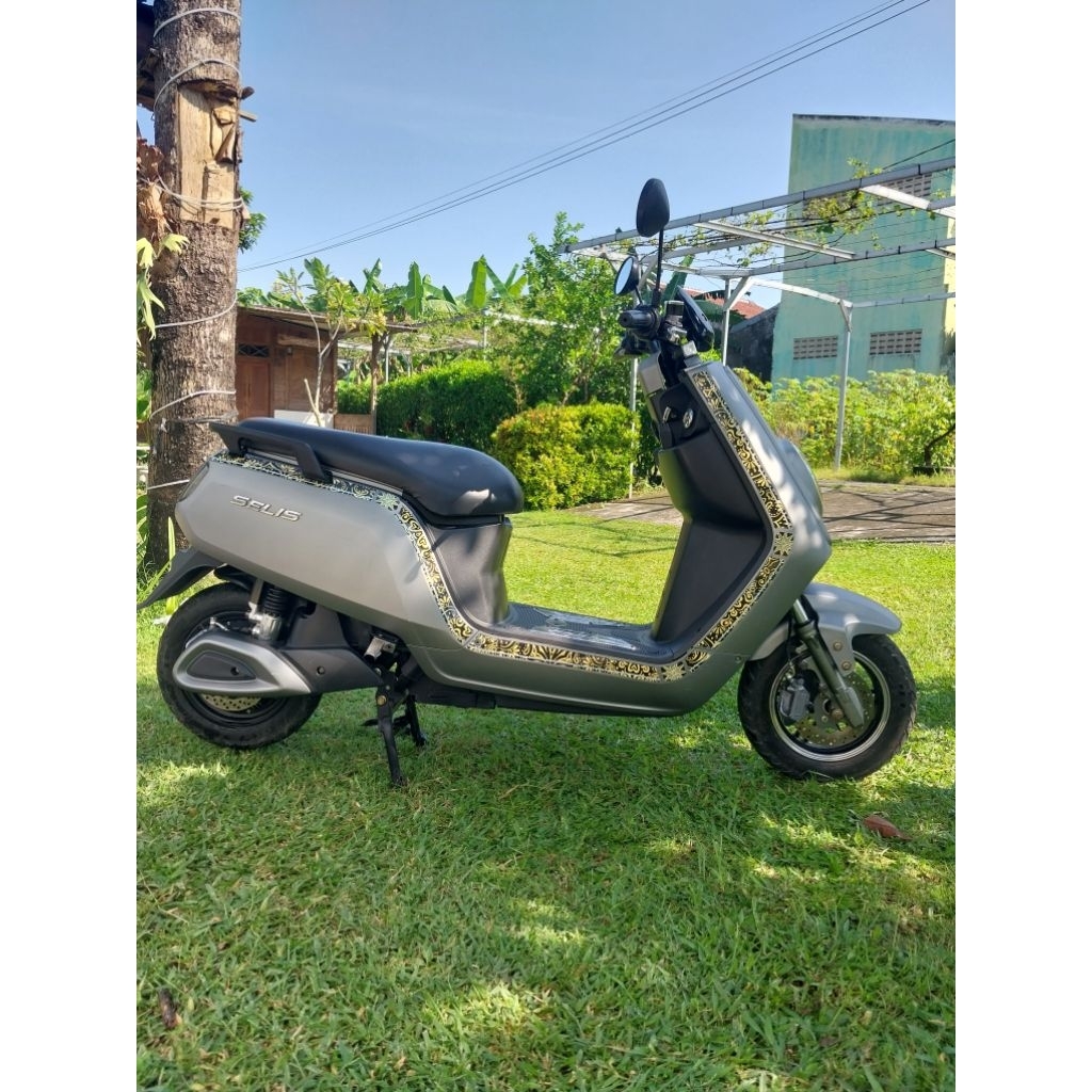 sepeda motor listrik bekas